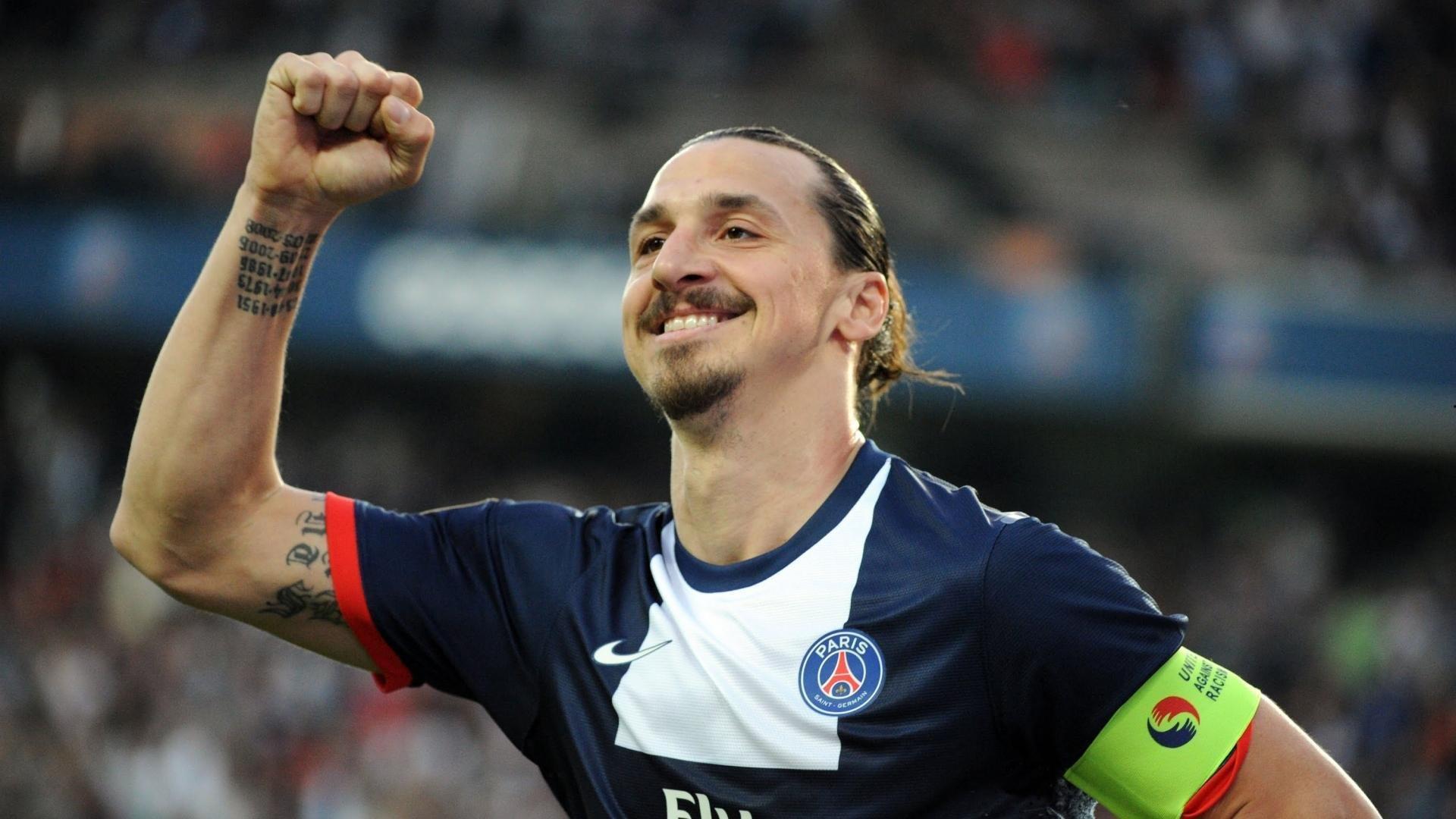 斗牛犬也得吃青春饭？汤普森，要为爱犬Rocco寻找代言合同，揭秘宠物经济与运动员生涯的平行世界