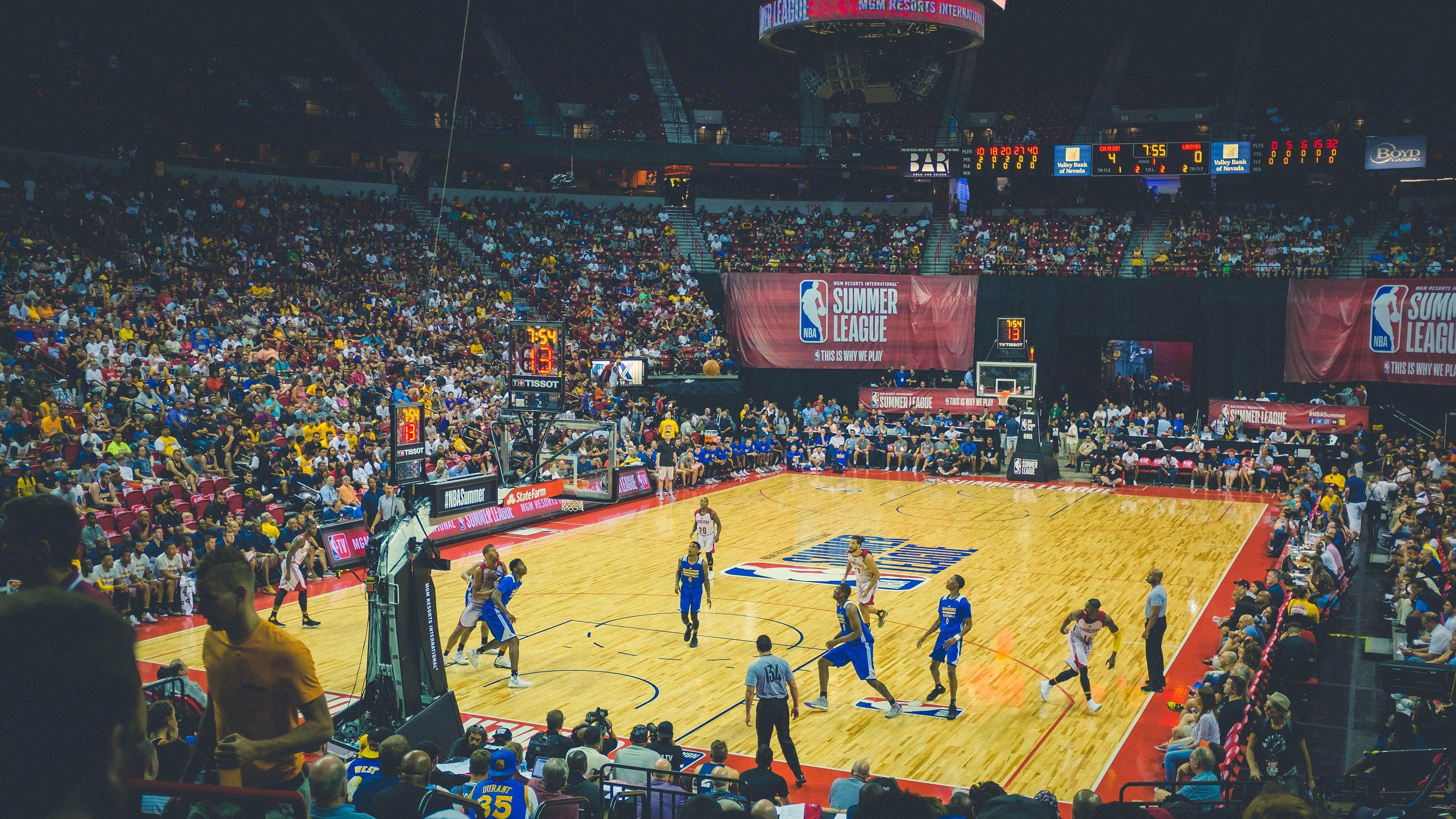 字母再献绝命封盖锁定胜局！恩比德连败正面对决恐失MVP竞争资格